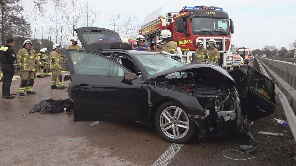 Fatal A1 Stuhr Accident: One Dead, Highway Closed for Hours
